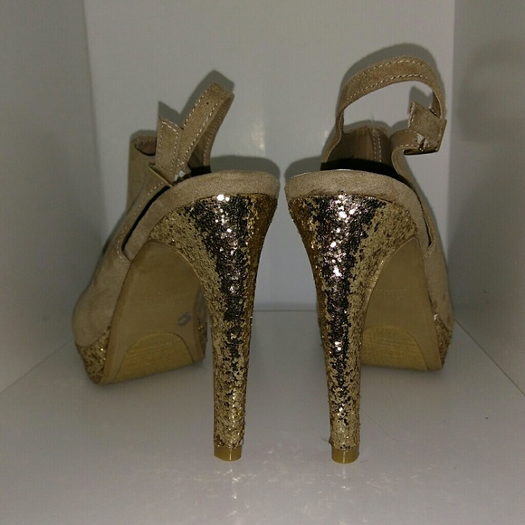 Gorgeous gold glitter peep toe heels! Size 8 - Picture 4 of 5
